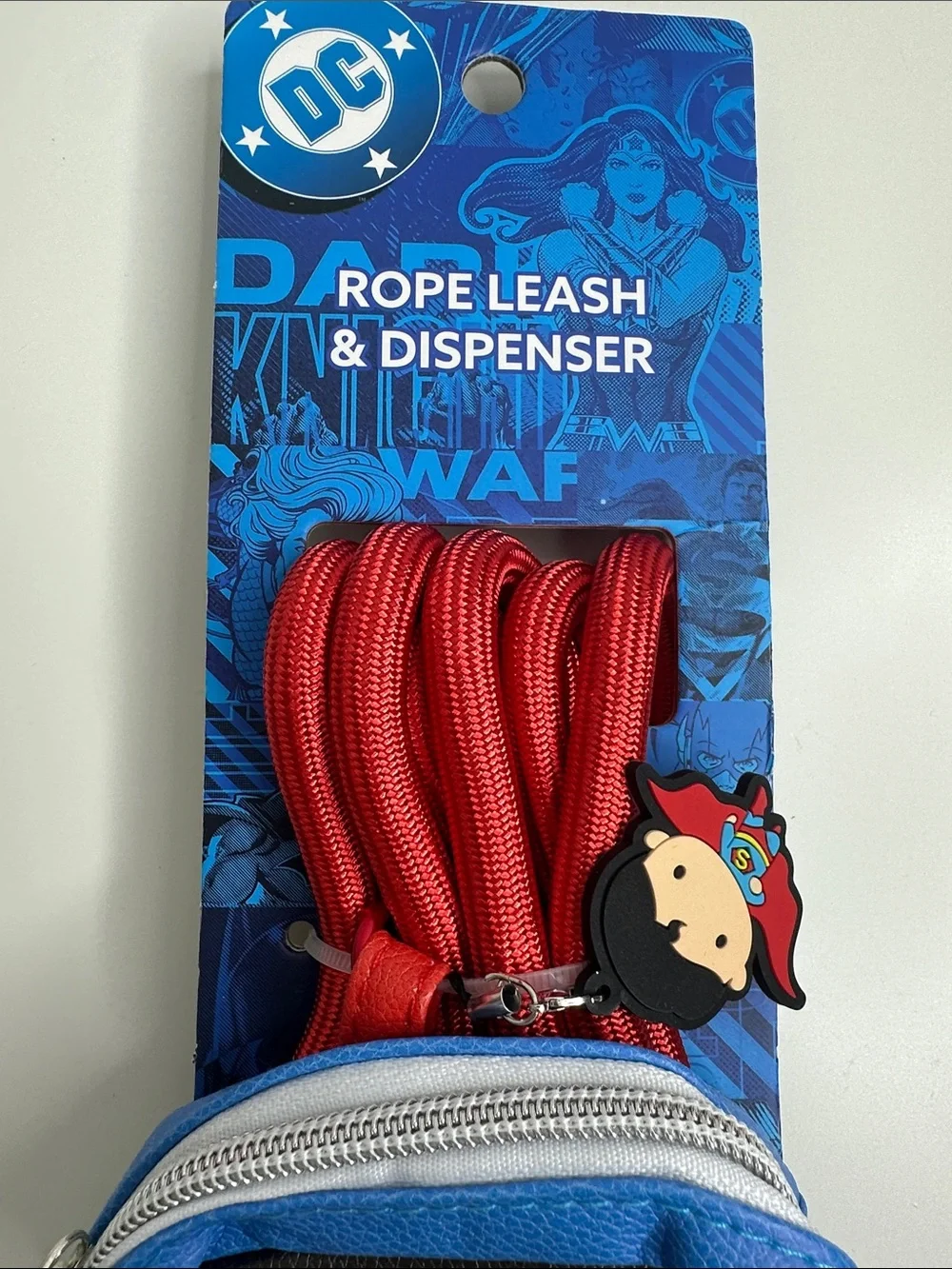 DC Superman Rope Leash with Logo Pouch in Blue, Red, Yellow - Picture 2 of 11